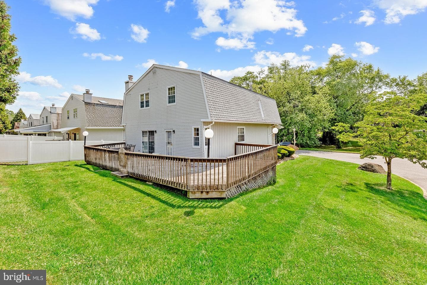 115 Wexford Pl photo 37
