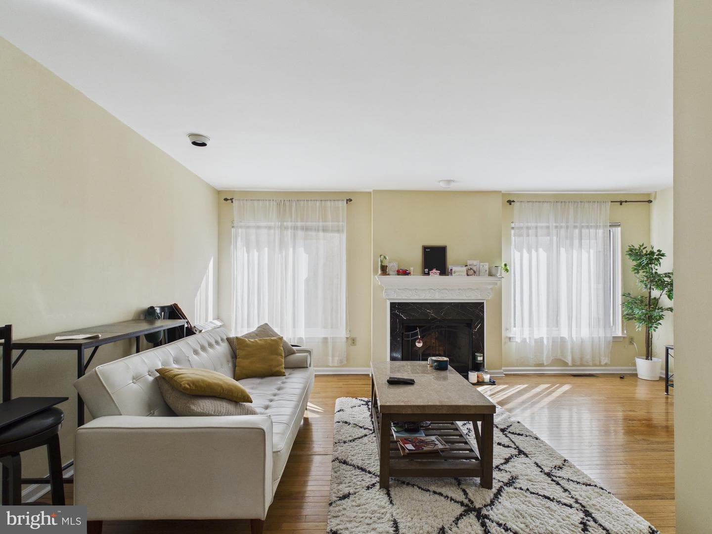 2036 Appletree Street photo 11