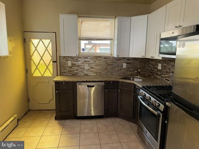 2425 S Rosewood St photo 6