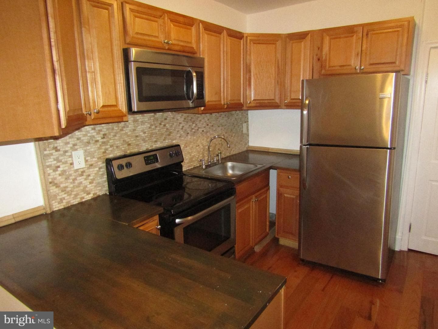 2522 W Montgomery Avenue photo 14