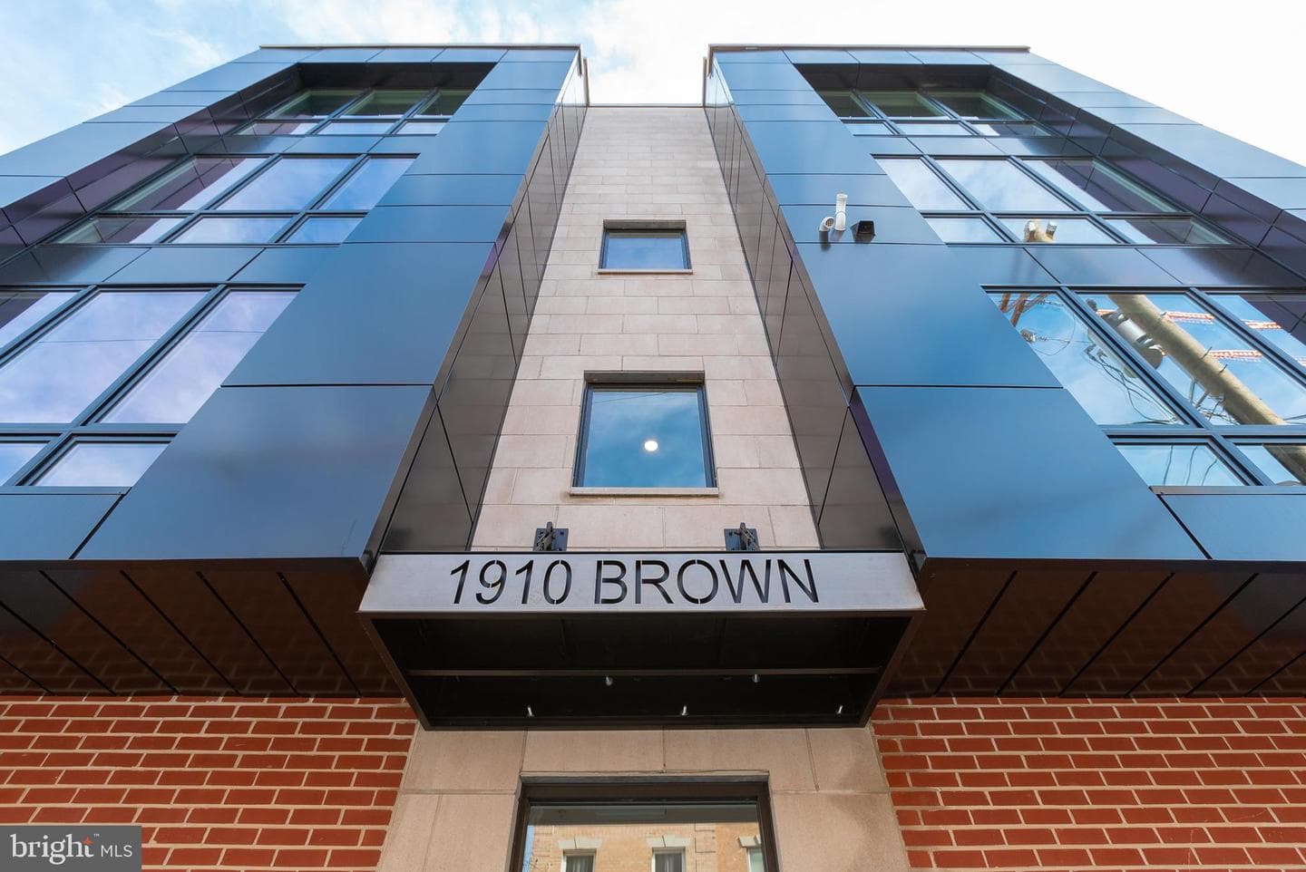 1910 Brown St # 1 photo 24