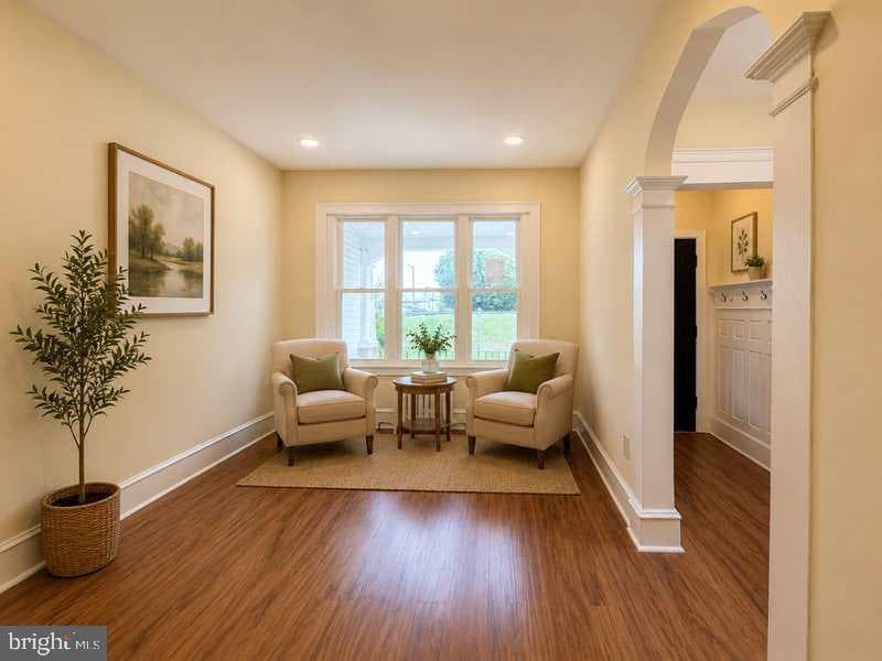 437 W Roosevelt Blvd photo 3