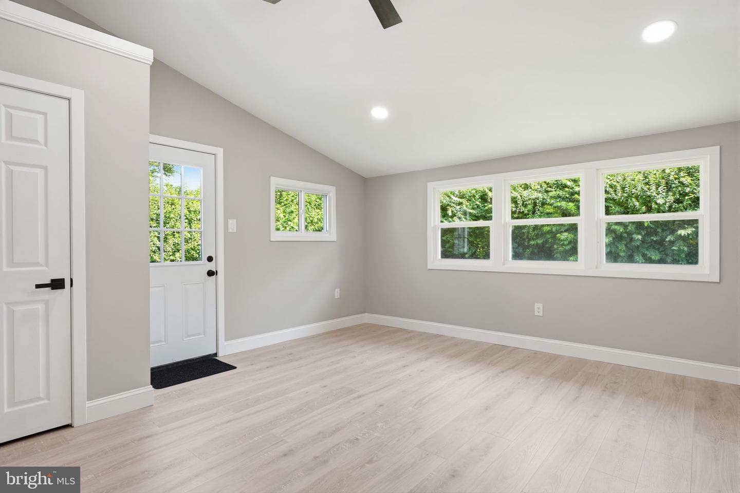 2873 Comly Road photo 15