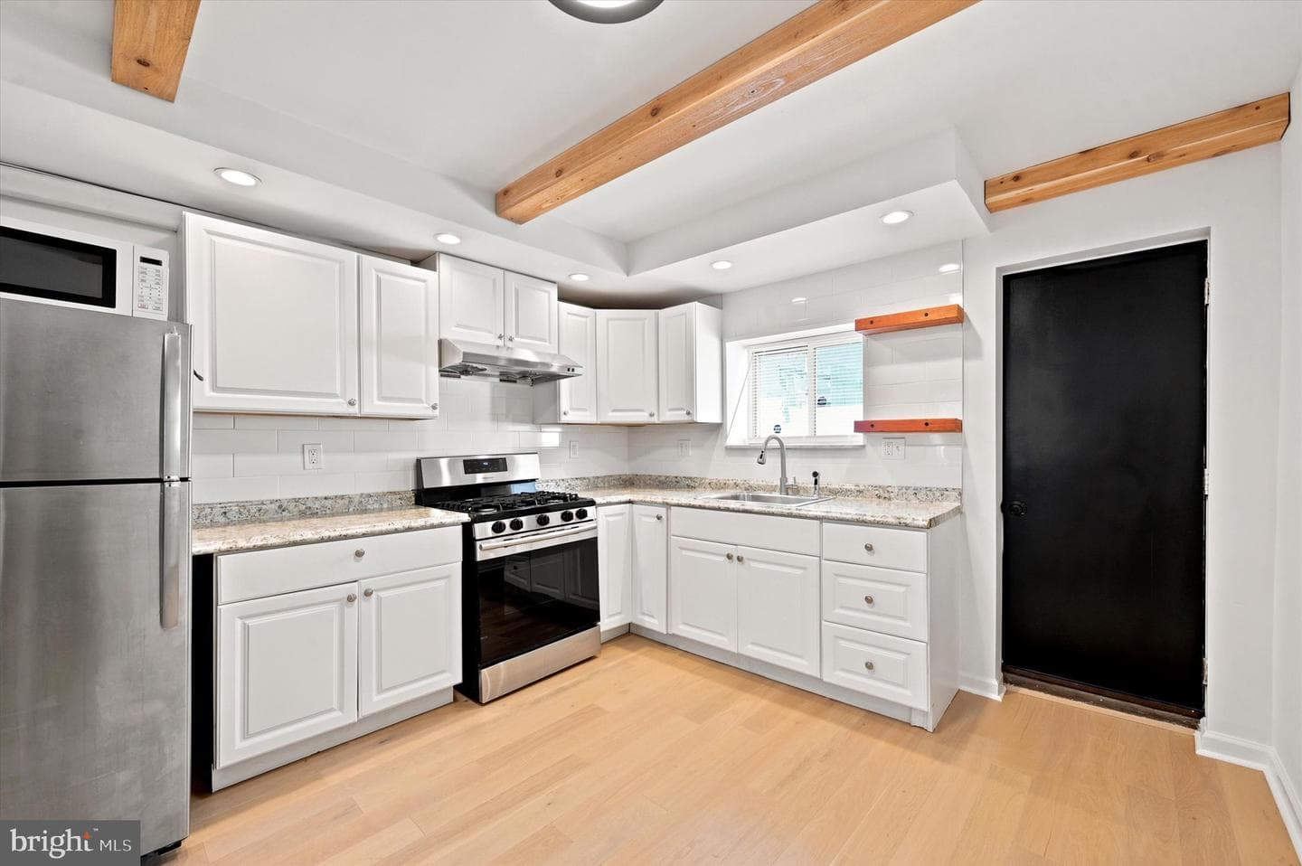 636 Mcclellan Street photo 18