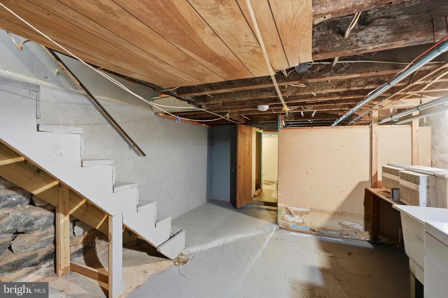 636 Mcclellan Street photo 32