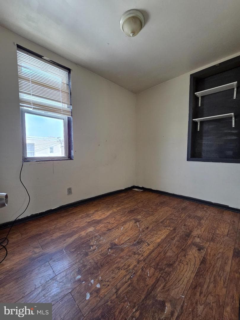 2831 N Howard St photo 11
