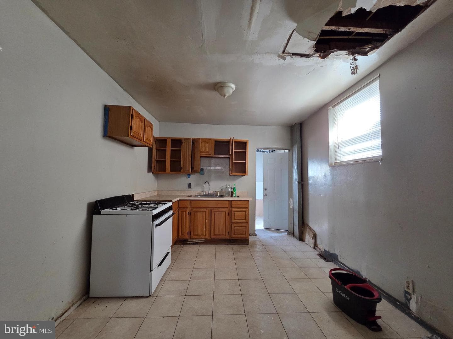 2831 N Howard St photo 4