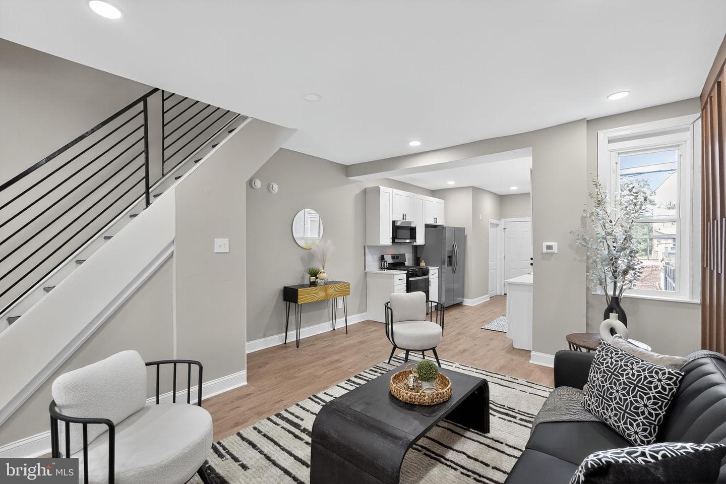 5055 Brown Street photo 4