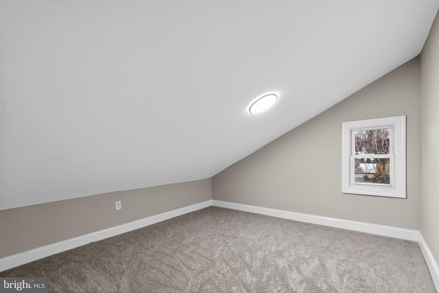 6111 Baynton St photo 23