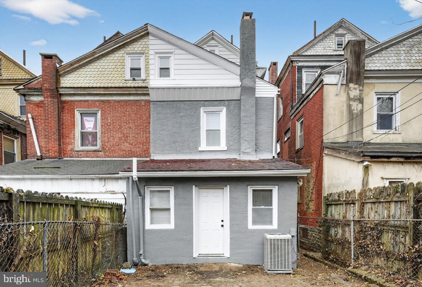 6111 Baynton St photo 28