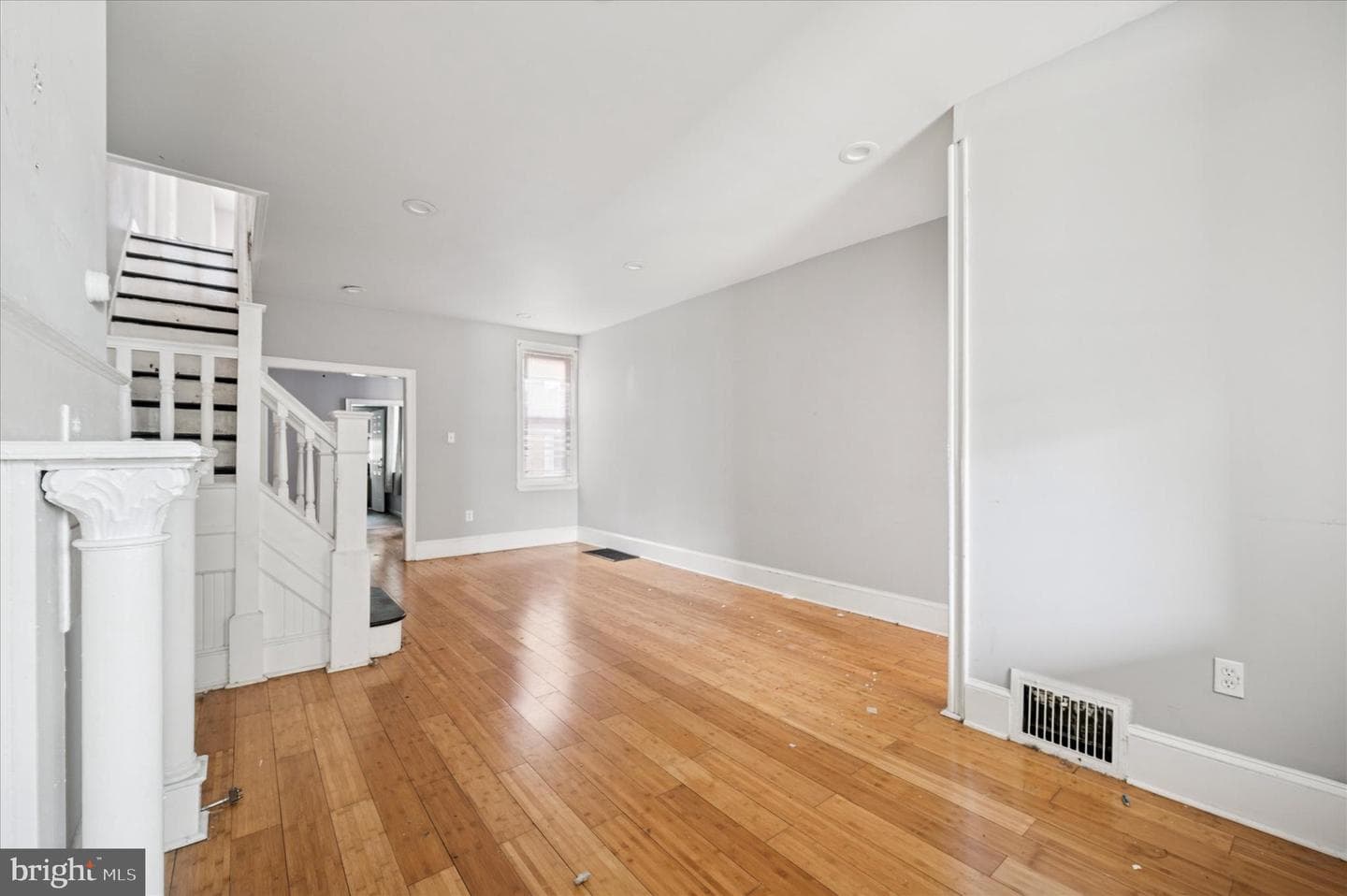 809 E Locust Avenue photo 10