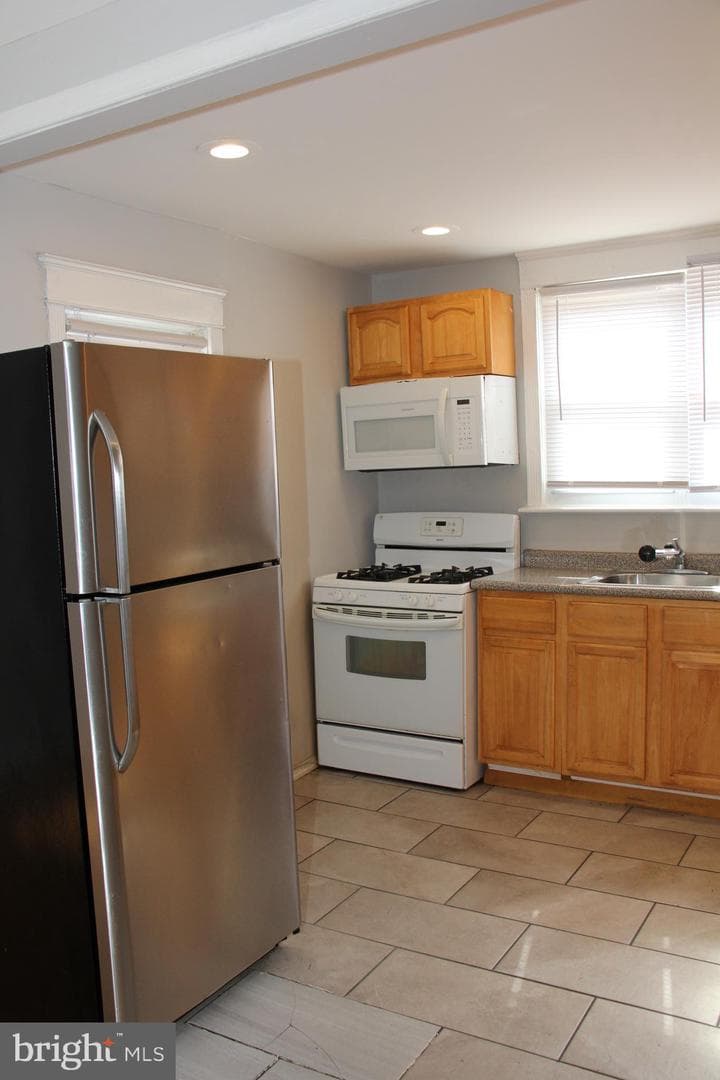 3926 Howland St photo 8