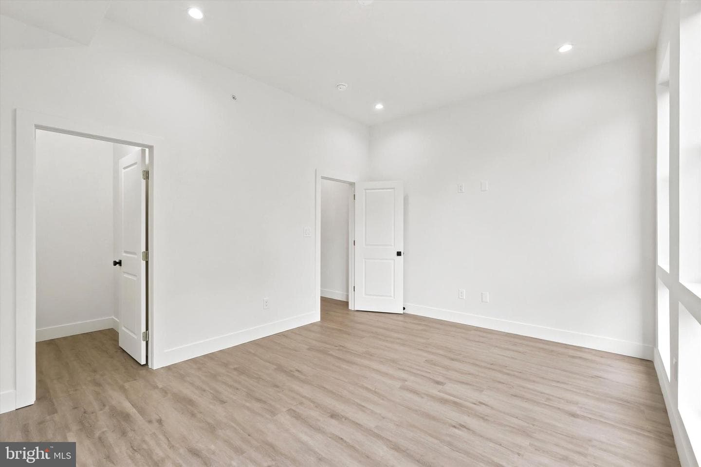 330 Carson Street photo 16