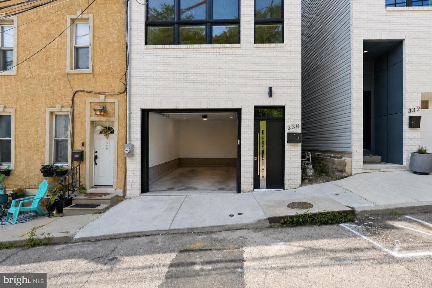 330 Carson Street photo 3