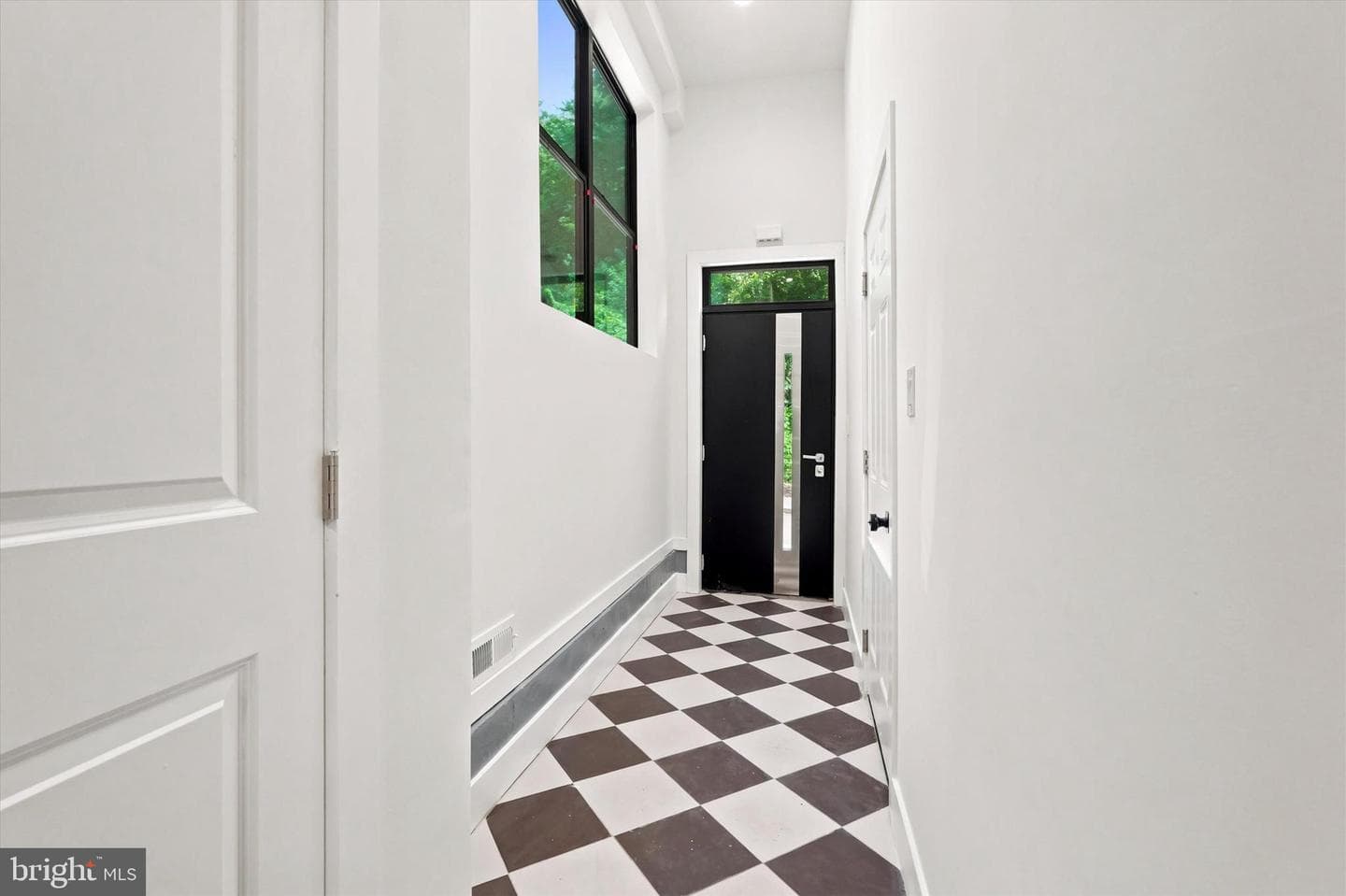 330 Carson Street photo 4