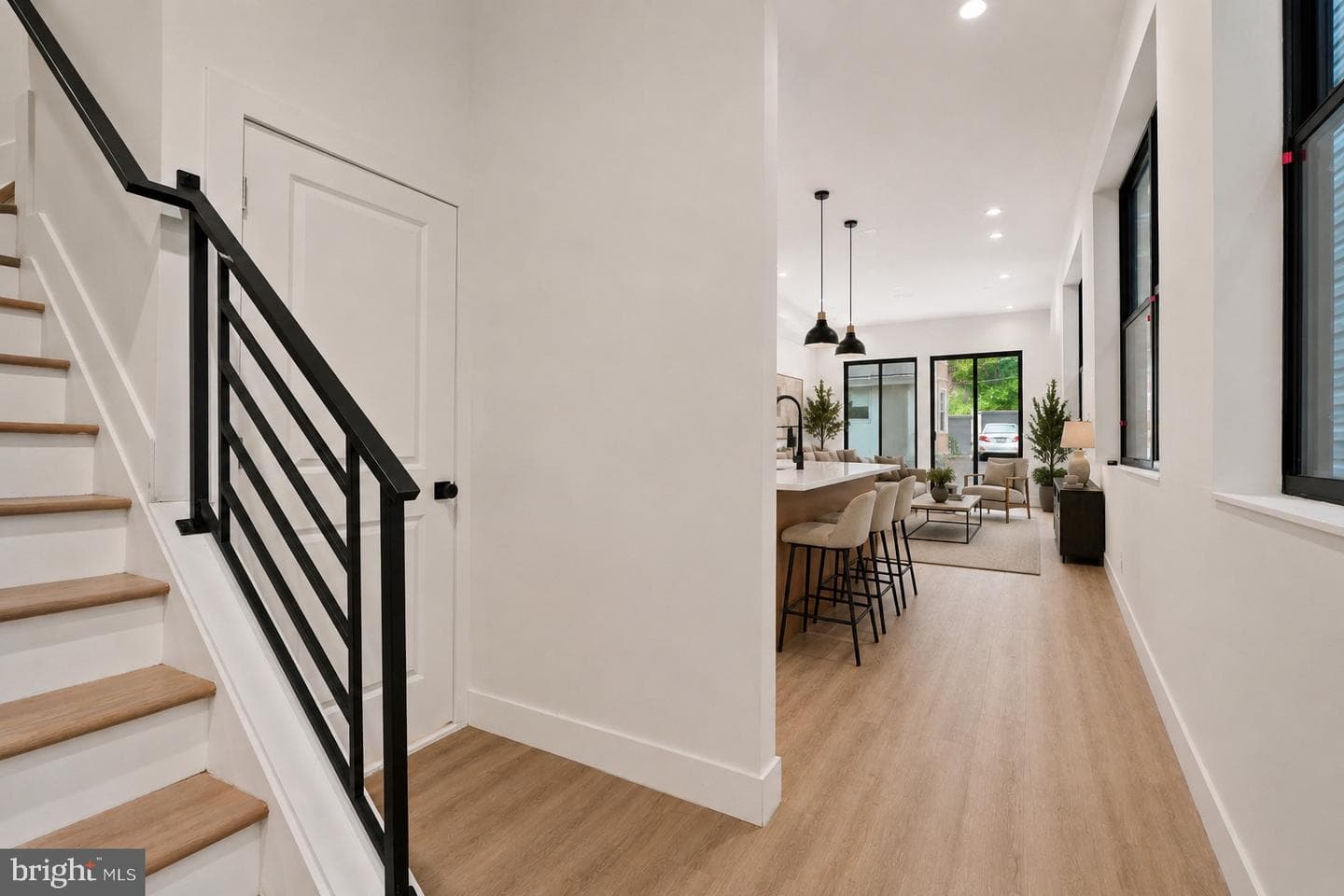 330 Carson Street photo 6