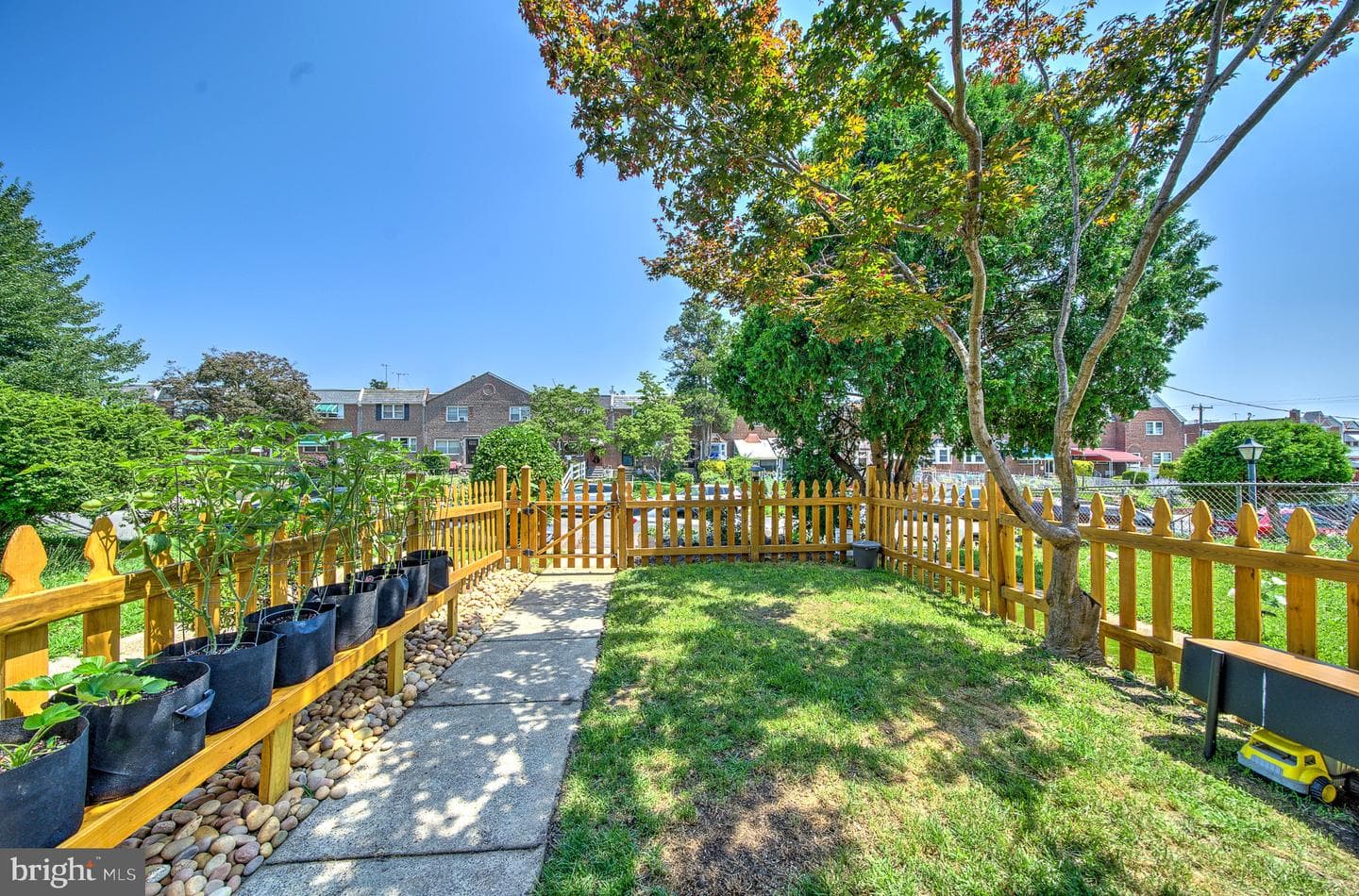 7818 Fayette Street photo 4