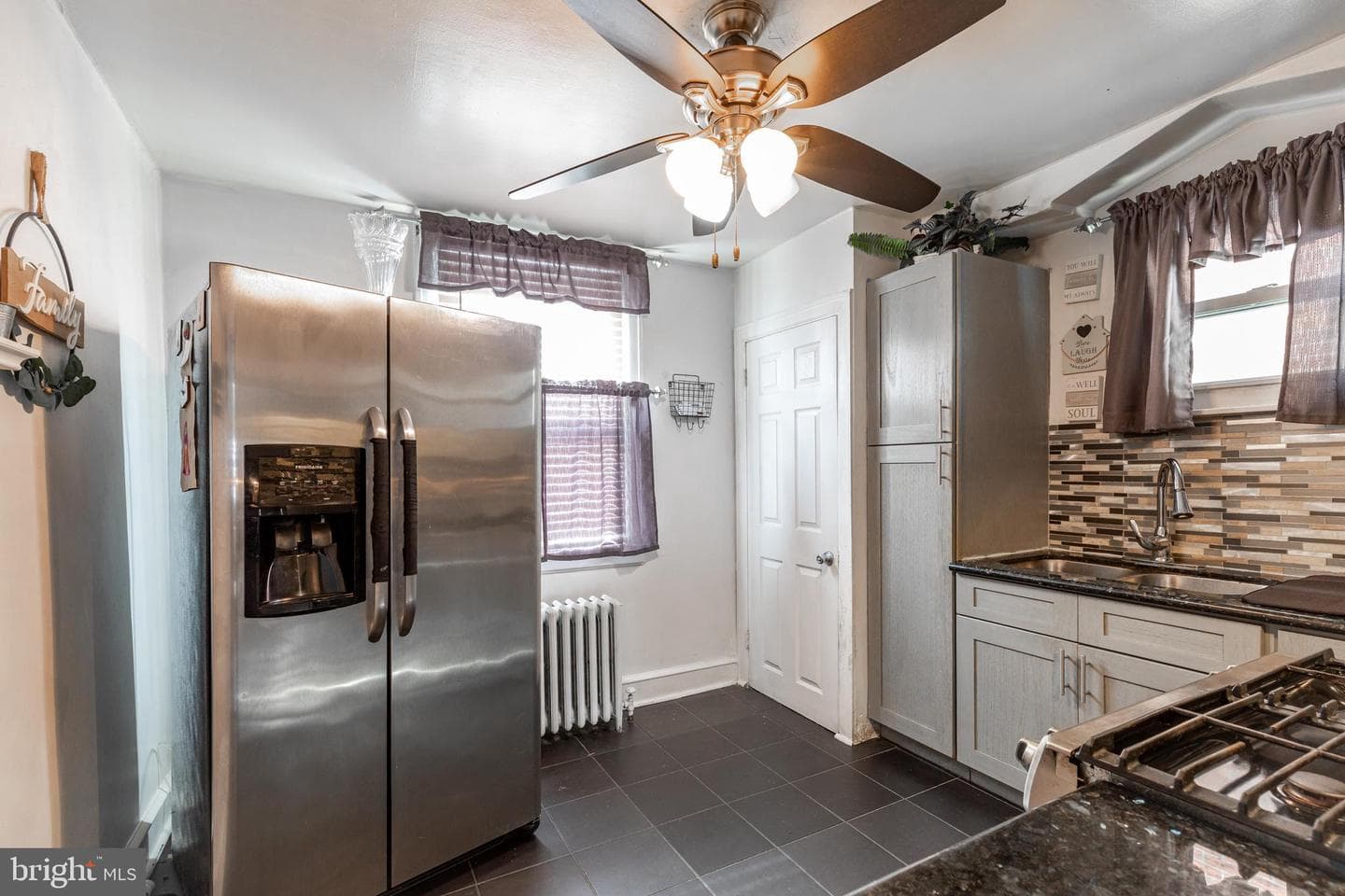 578 Rosalie Street #a photo 8