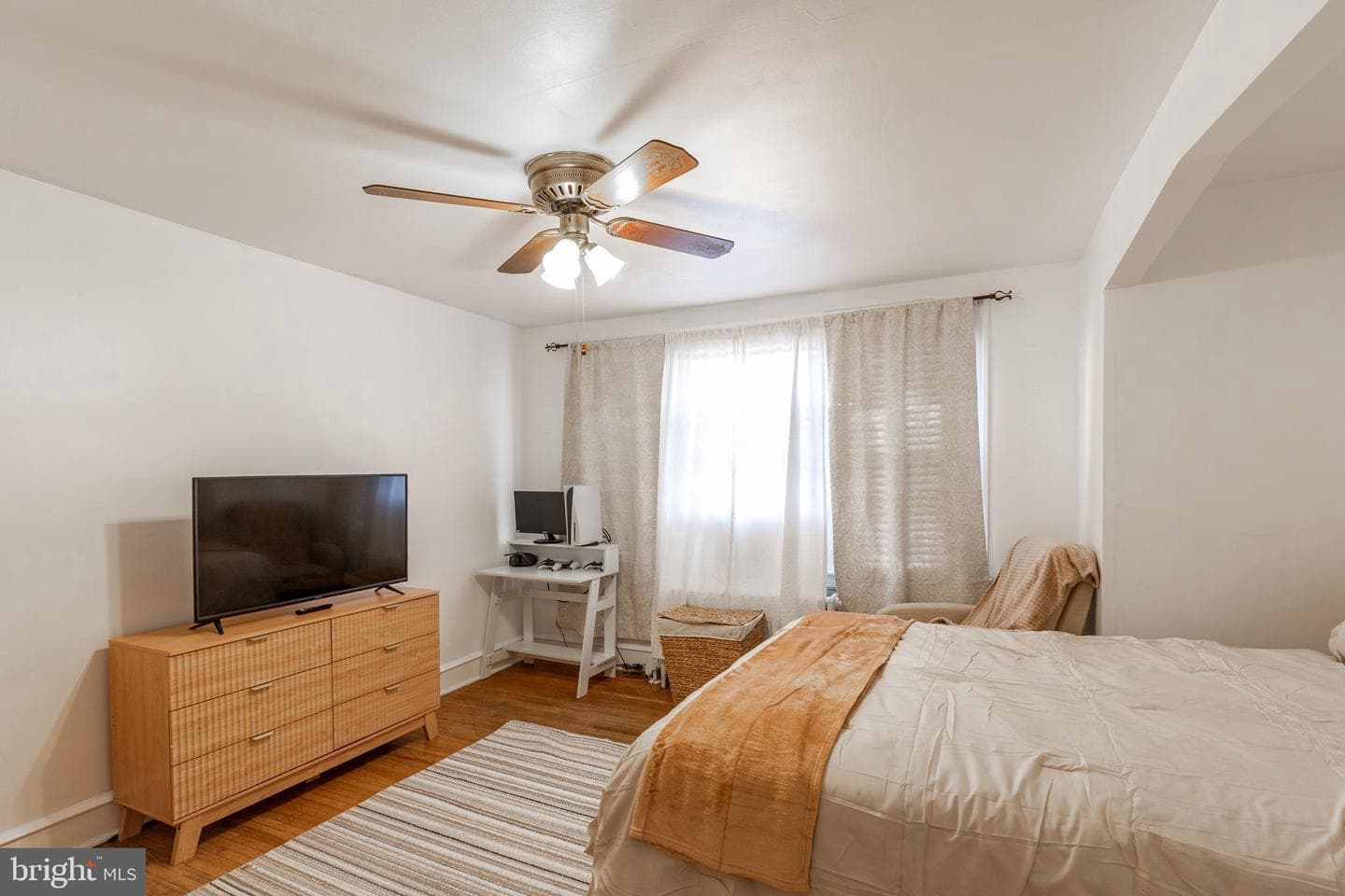 578 Rosalie Street #a photo 9