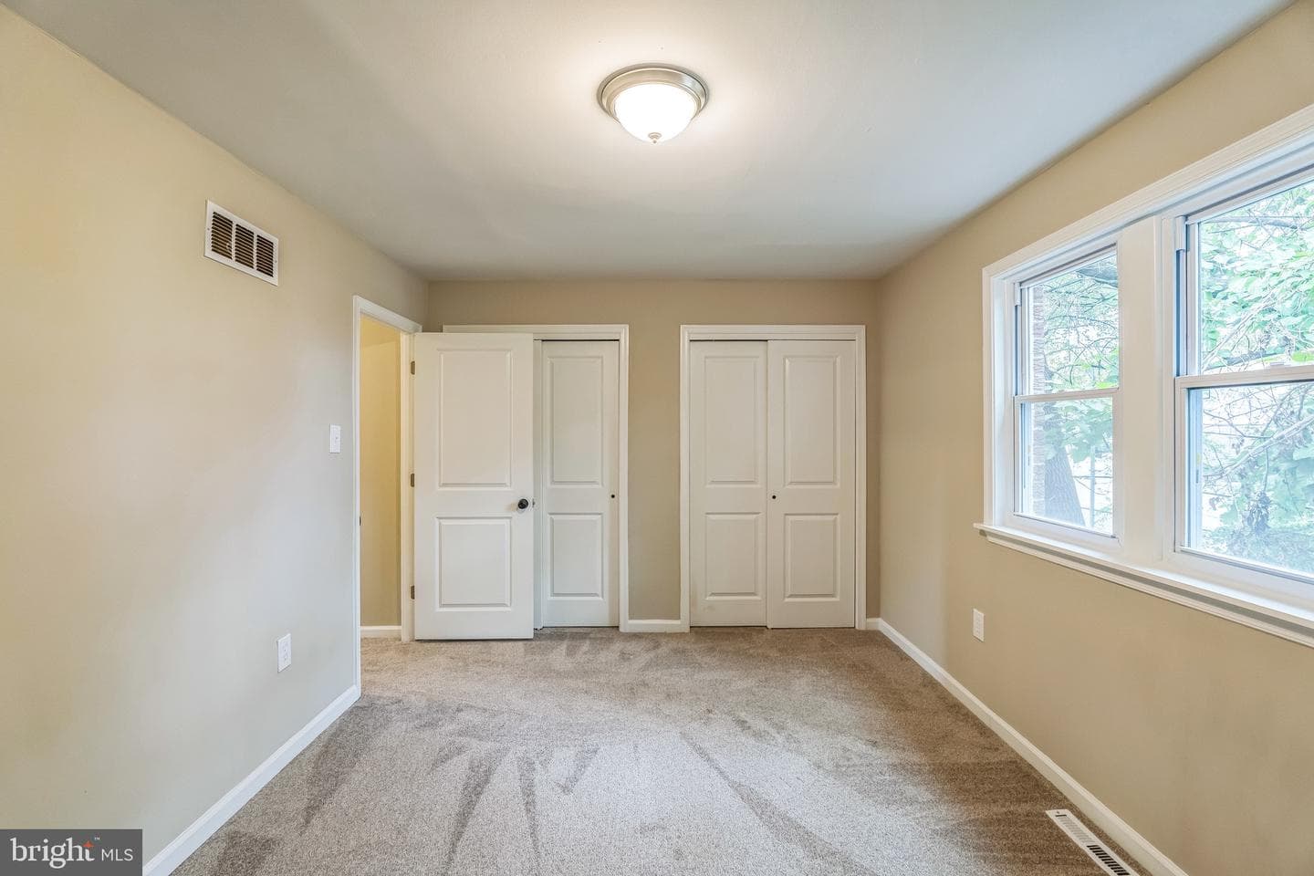 5734 Harbison Ave photo 16