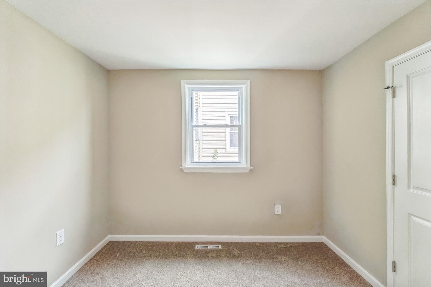 5734 Harbison Ave photo 25