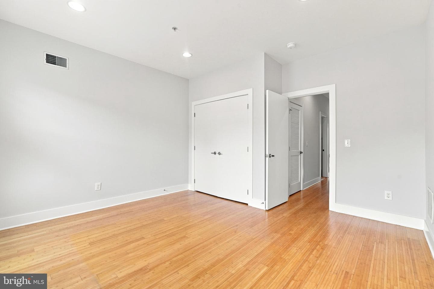 2022 Trenton Avenue photo 15