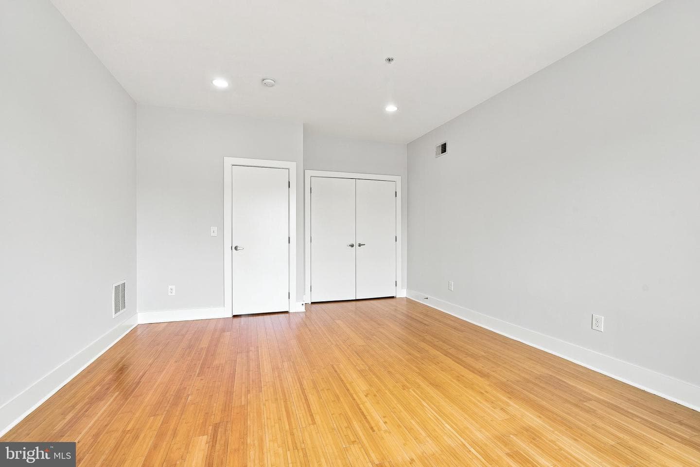 2022 Trenton Avenue photo 21