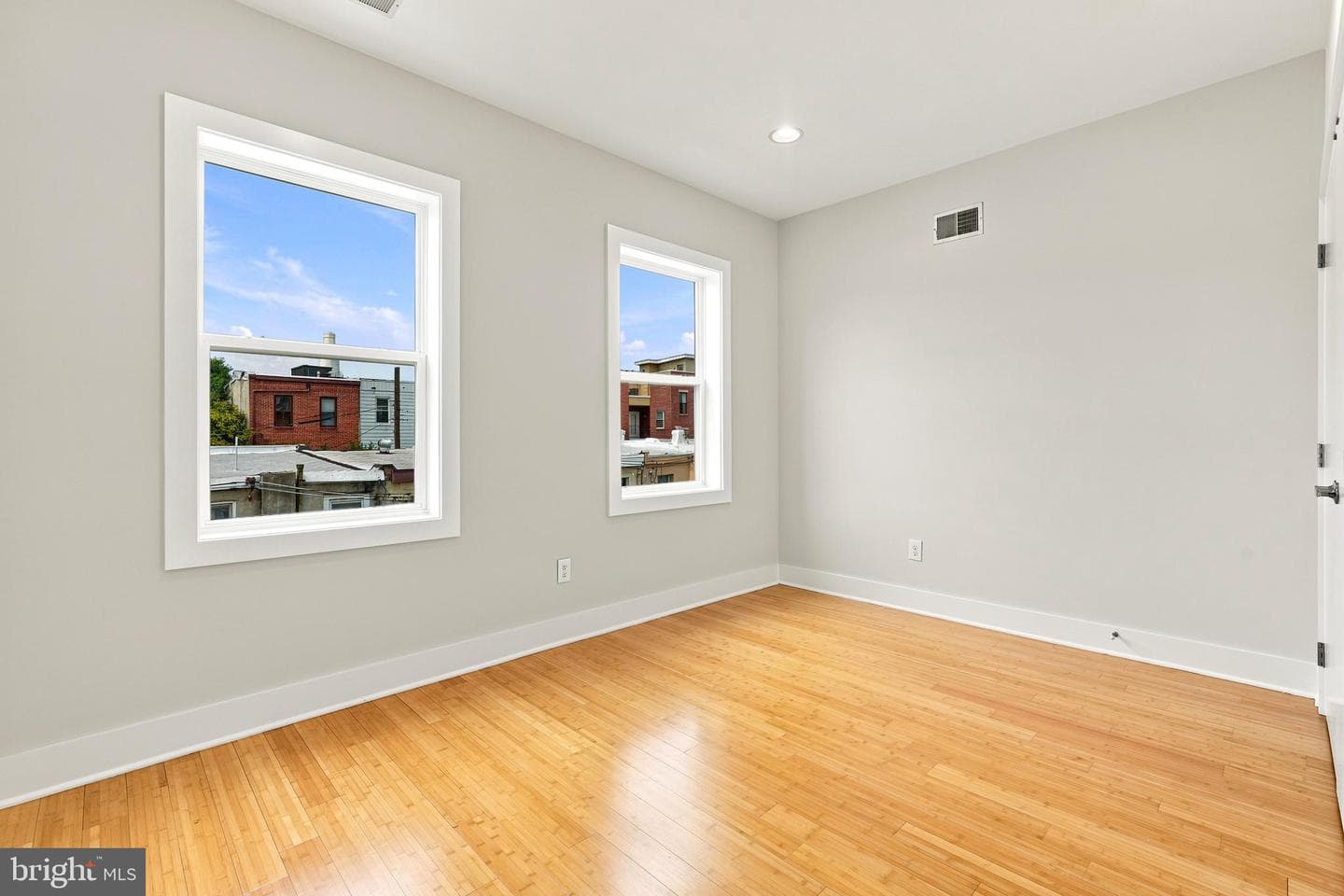 2022 Trenton Avenue photo 24