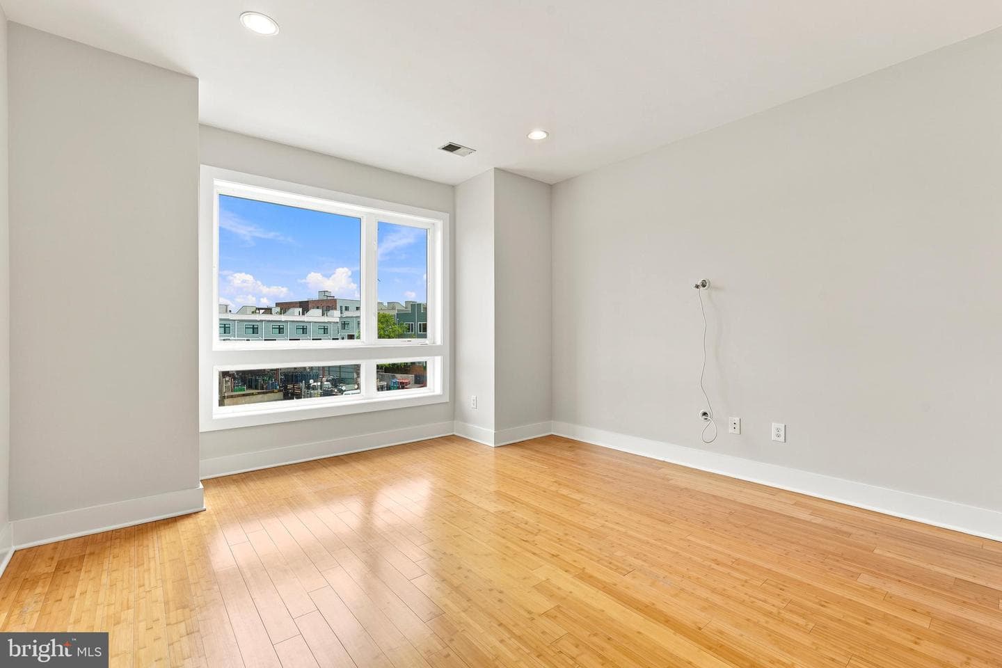 2022 Trenton Avenue photo 33