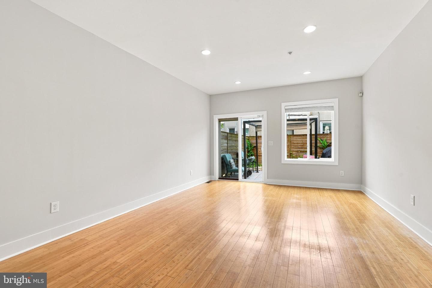 2022 Trenton Avenue photo 8