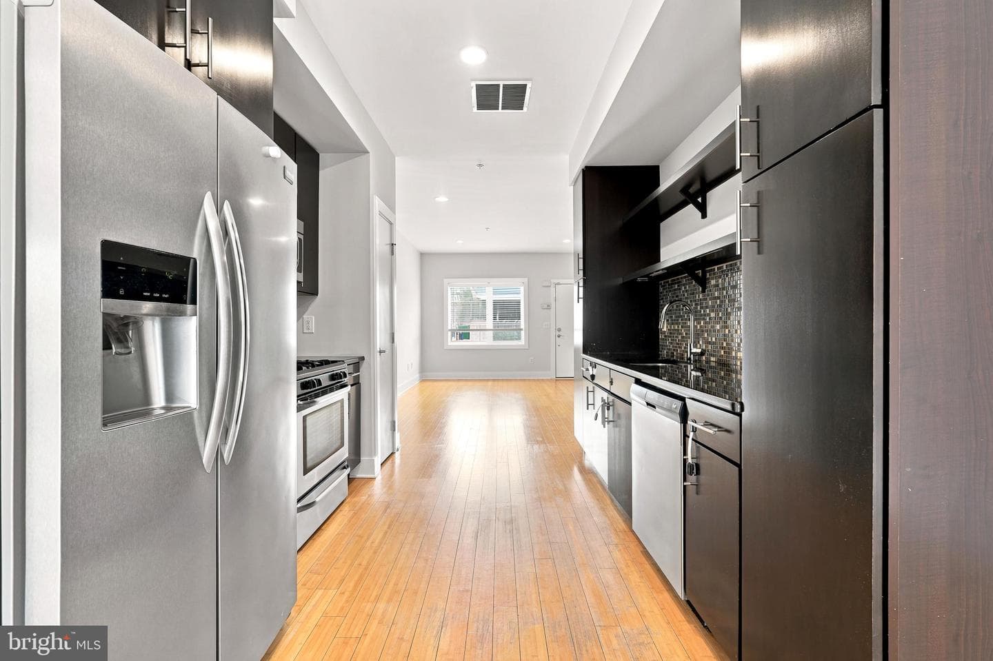 2022 Trenton Avenue photo 9