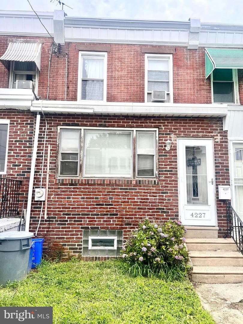 4227 E Howell Street, Philadelphia