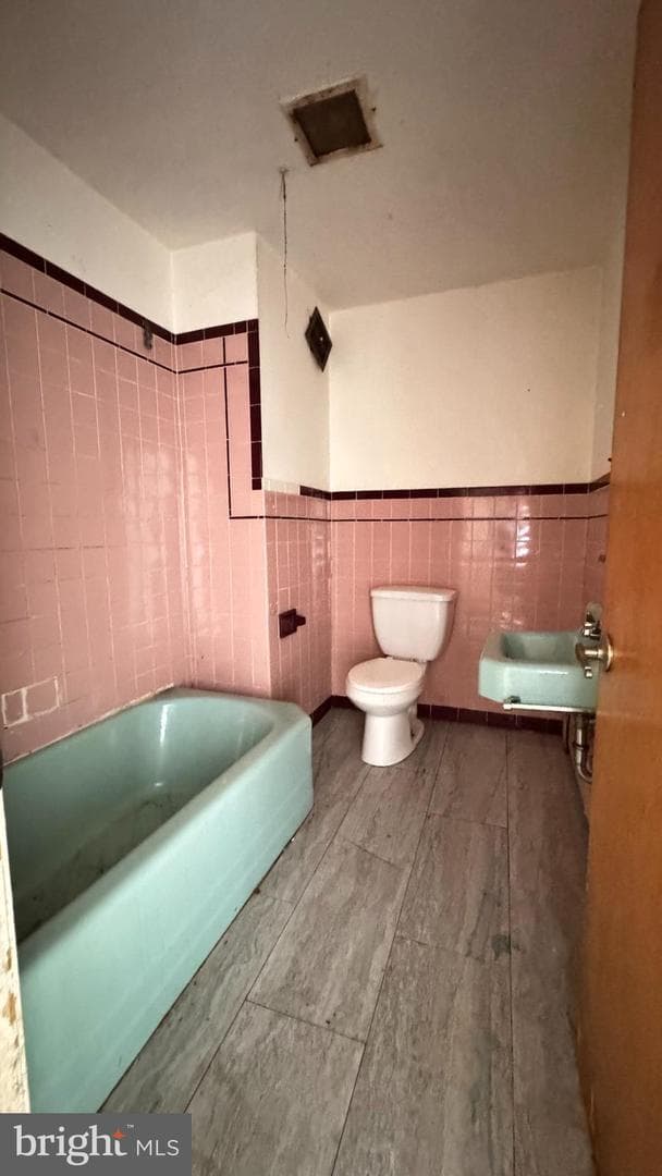 5750 Hegerman Street photo 20