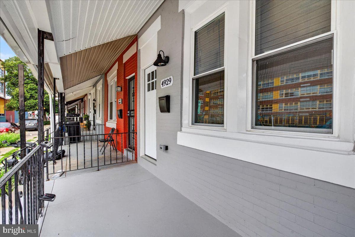 4929 Ogden Street photo 4