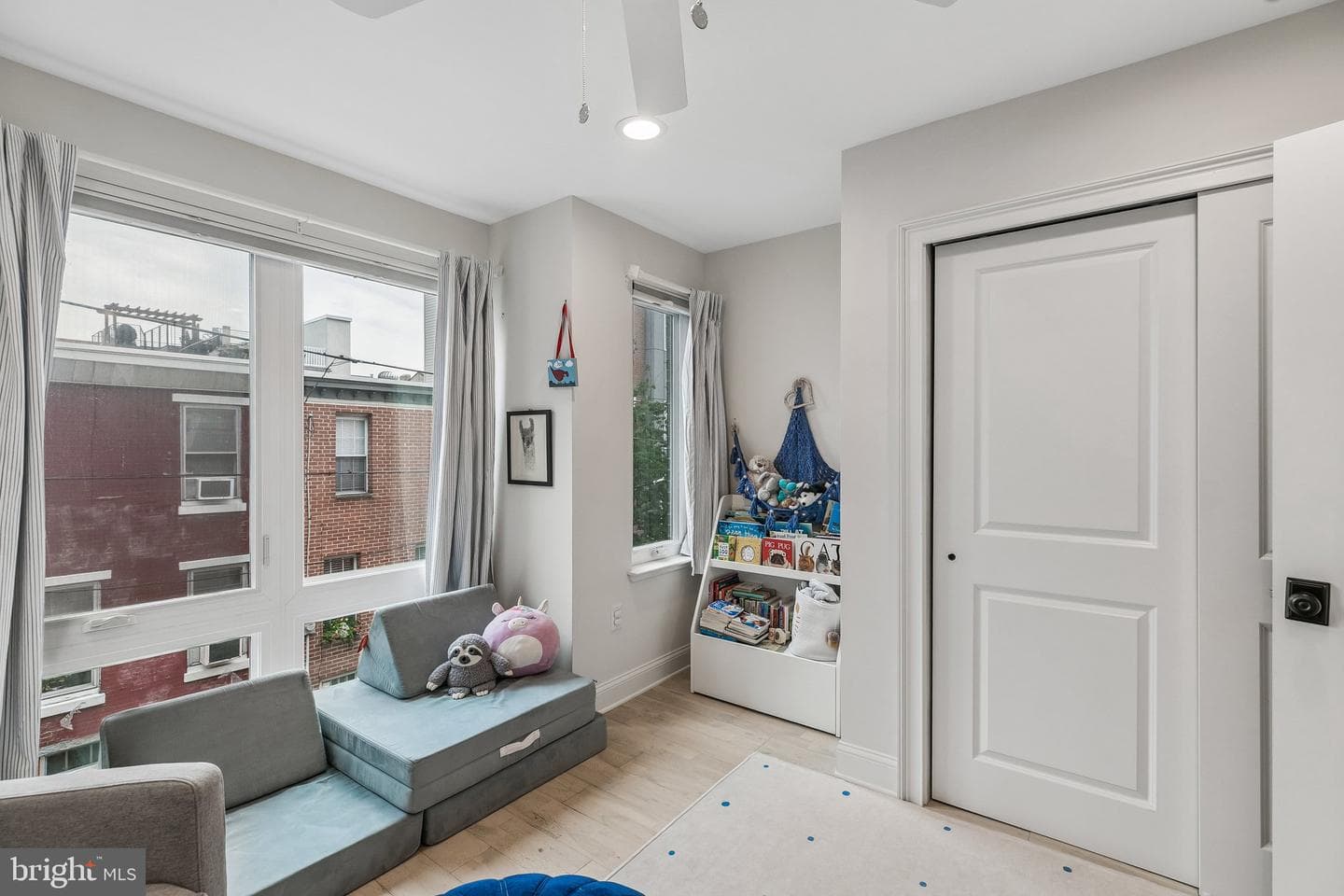 2045 Saint Albans Street photo 22