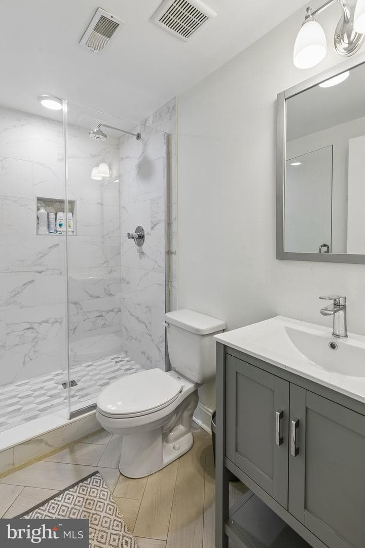 2045 Saint Albans Street photo 29
