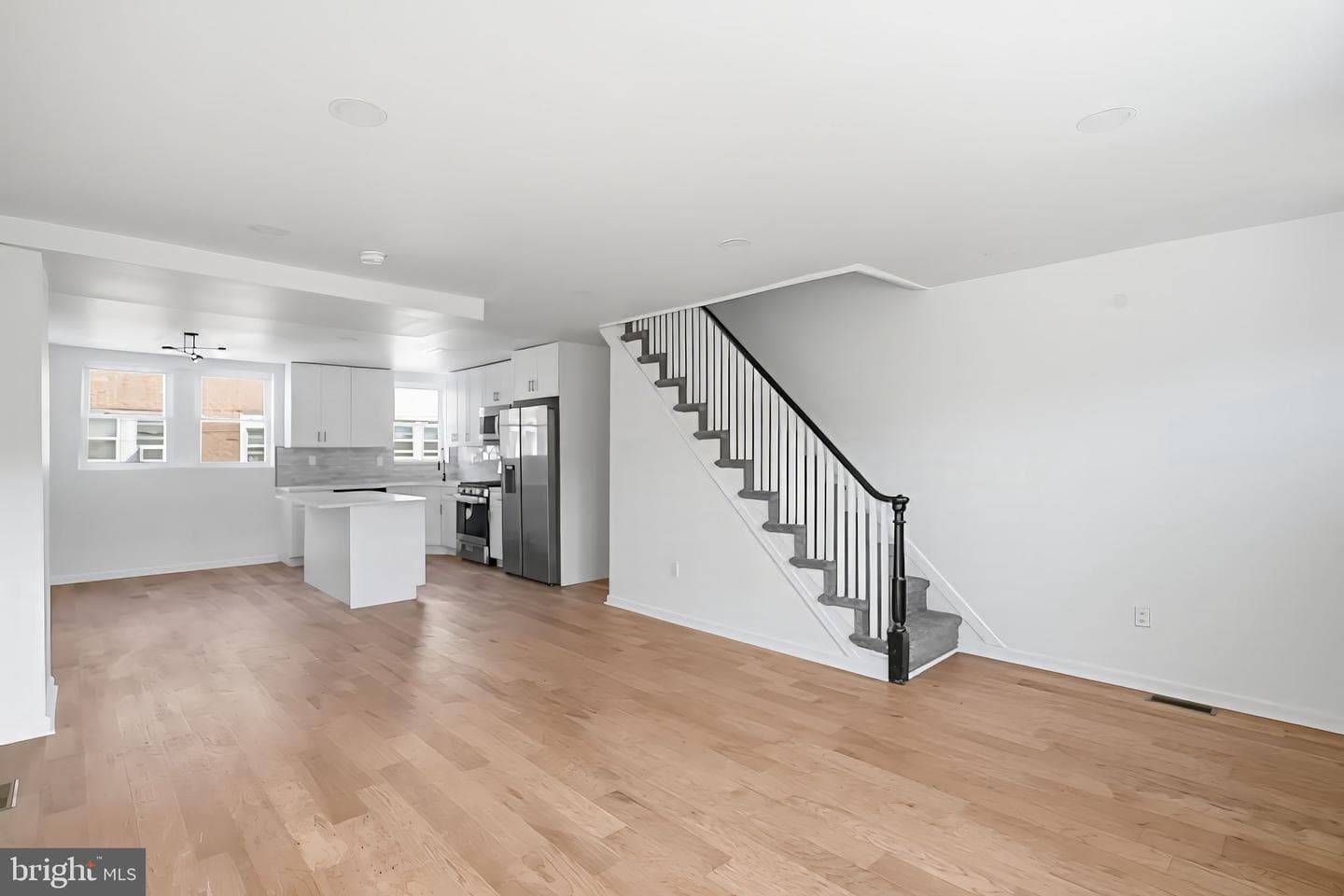 5544 Windsor Street photo 12