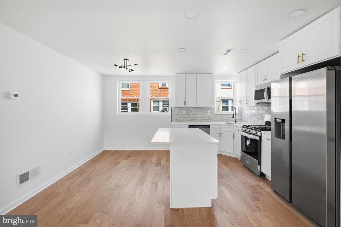 5544 Windsor Street photo 15
