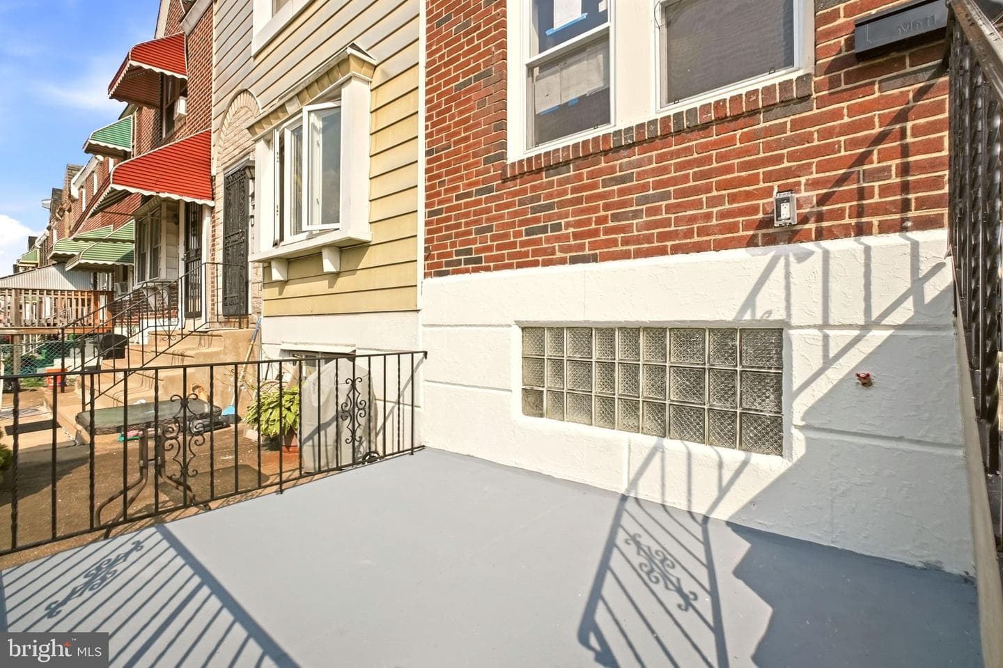 5544 Windsor Street photo 3