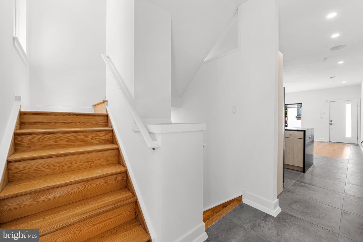 2300 E Dakota Street photo 12