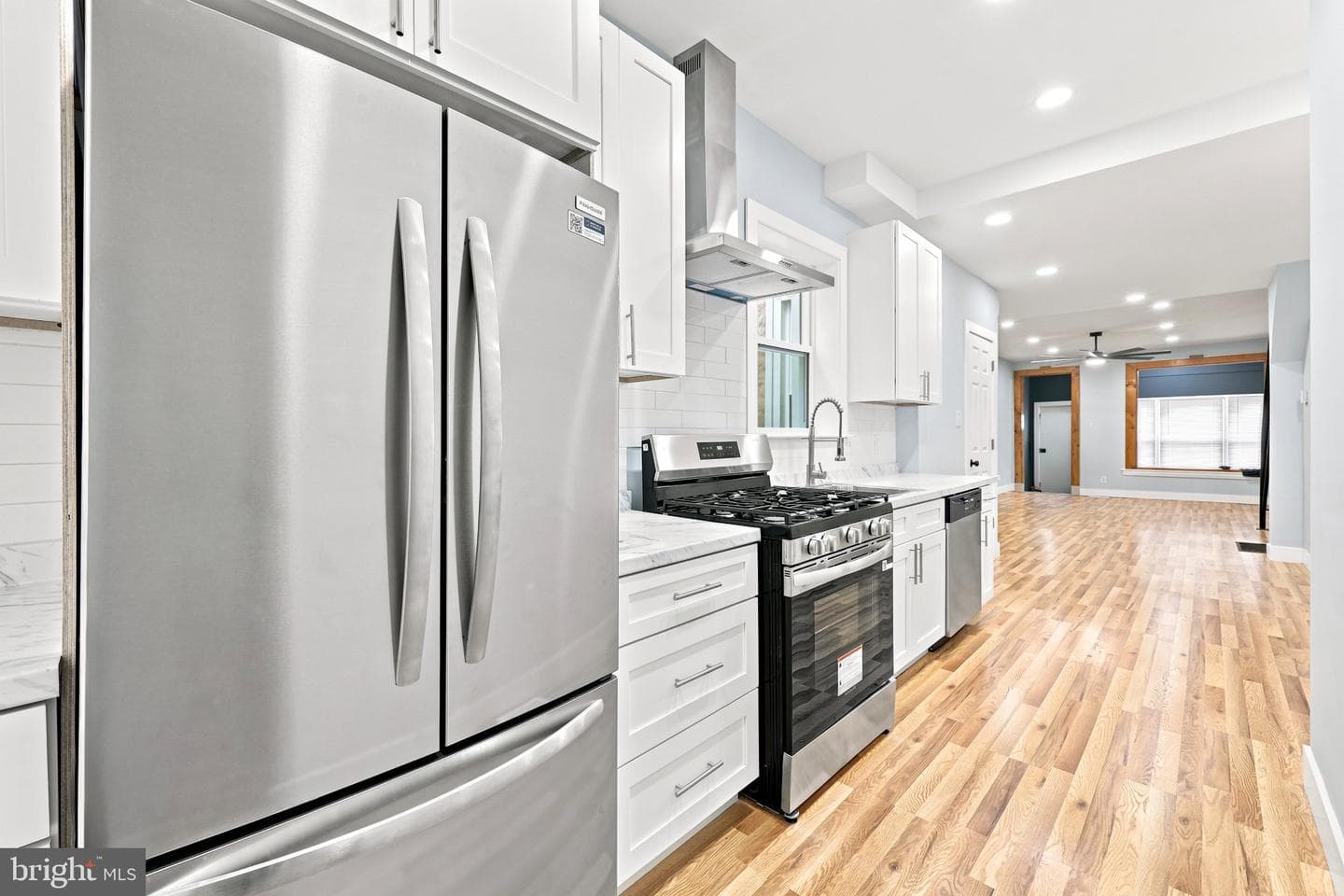 5722 Malcolm Street photo 5