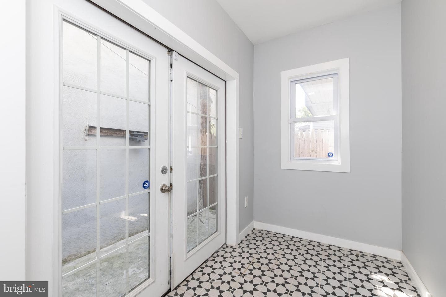 508 Fernon Street photo 10