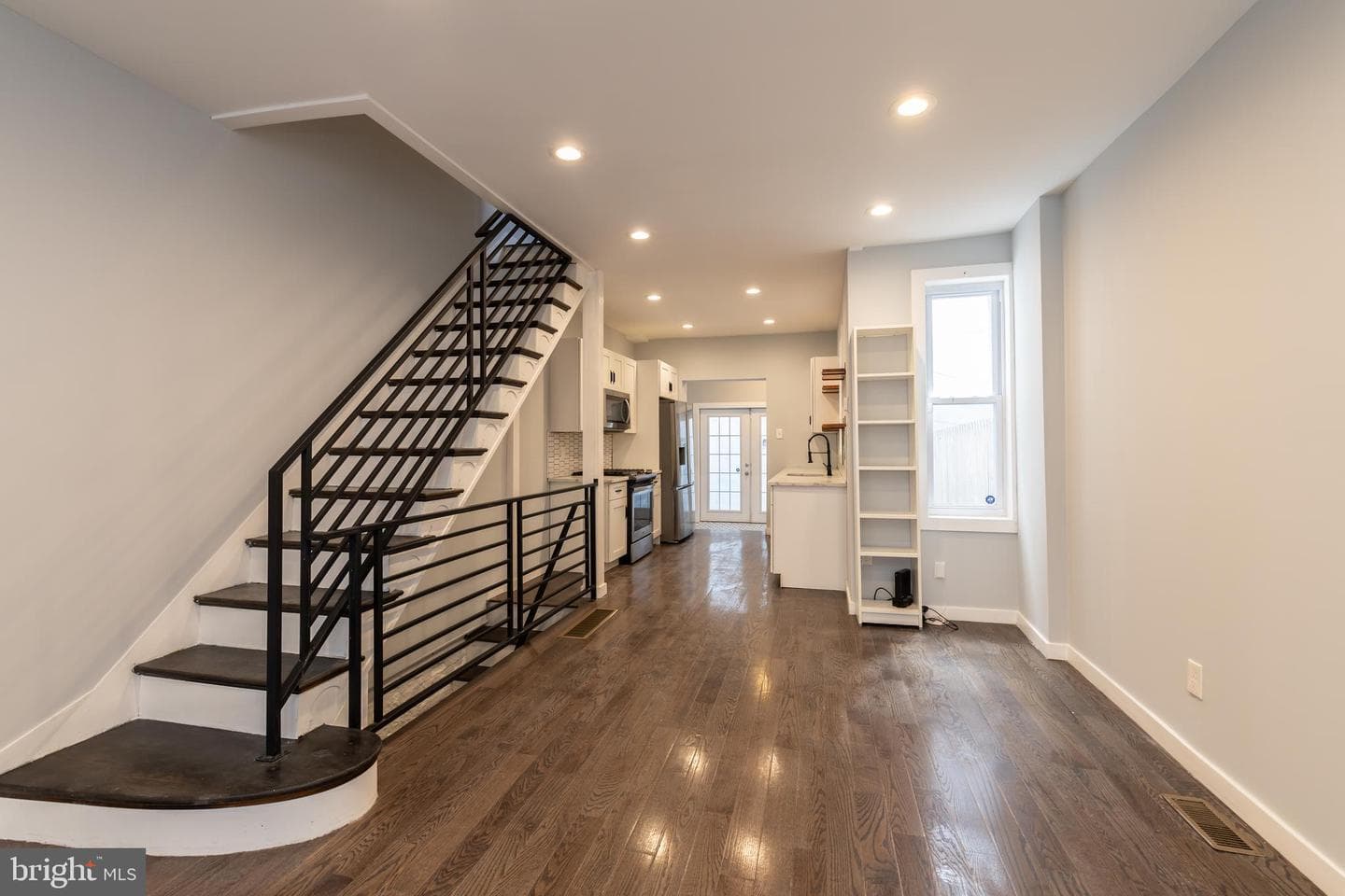508 Fernon Street photo 4