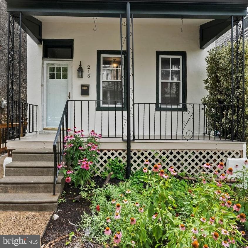 216 W Mount Pleasant Avenue, Philadelphia