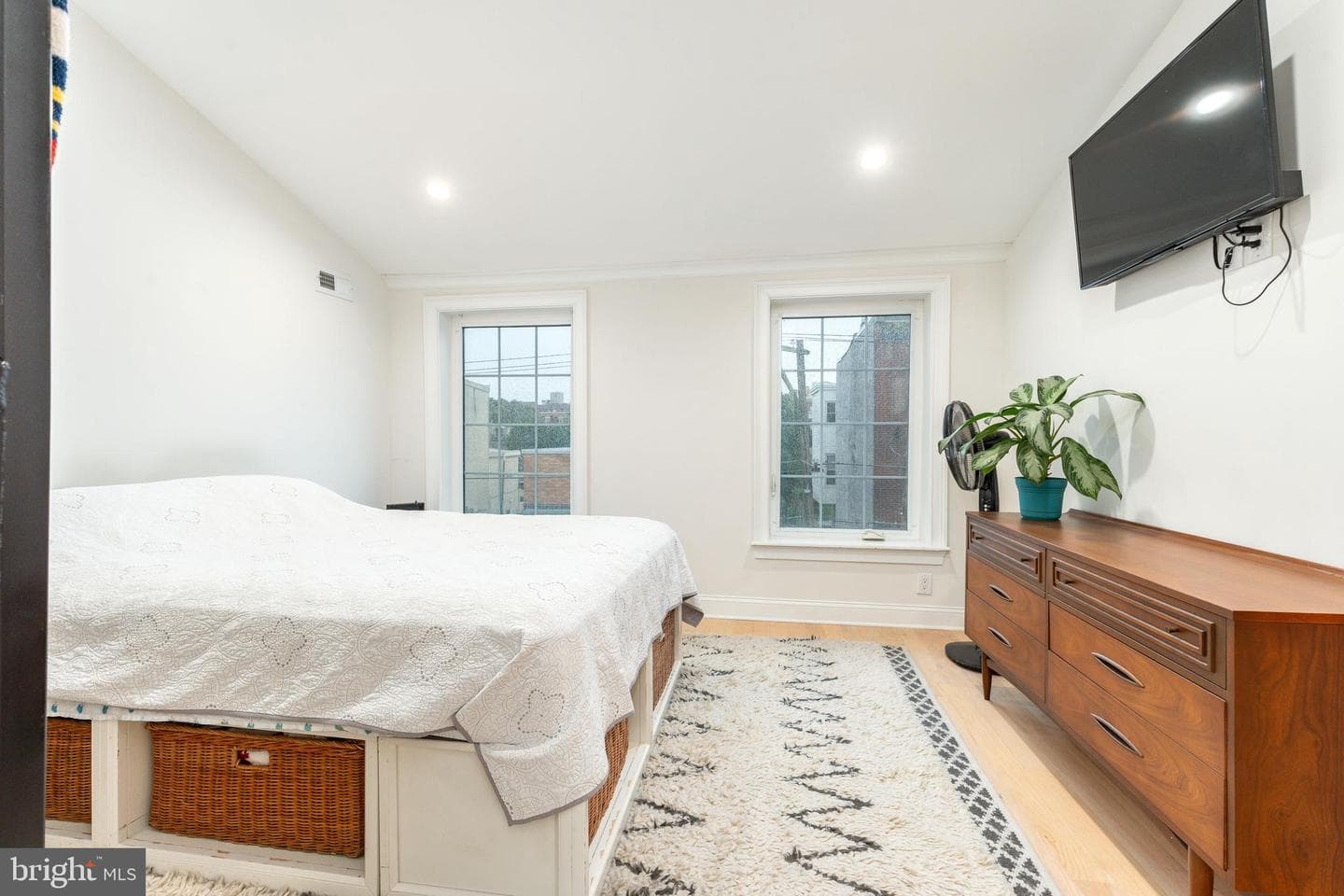1651 E Berks Street photo 25