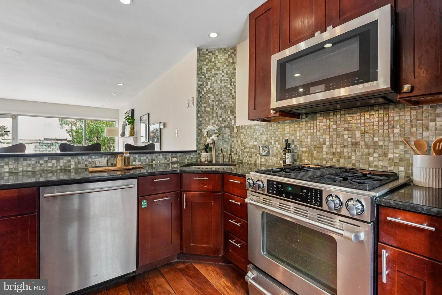 1732 Lombard Street photo 4
