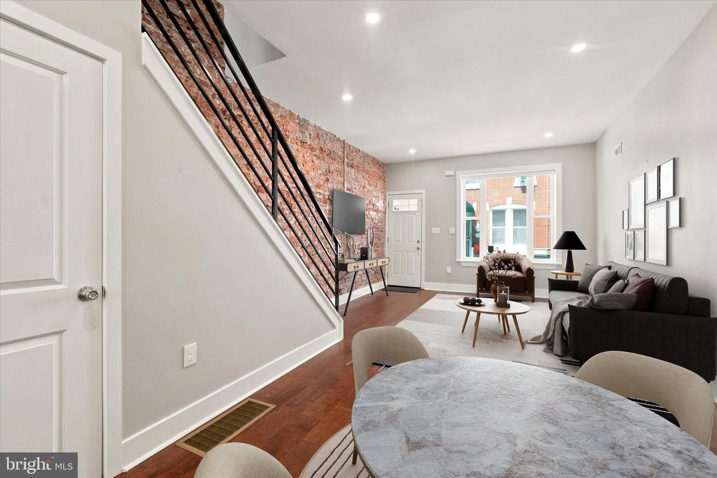 2513 S Clarion Street photo 4