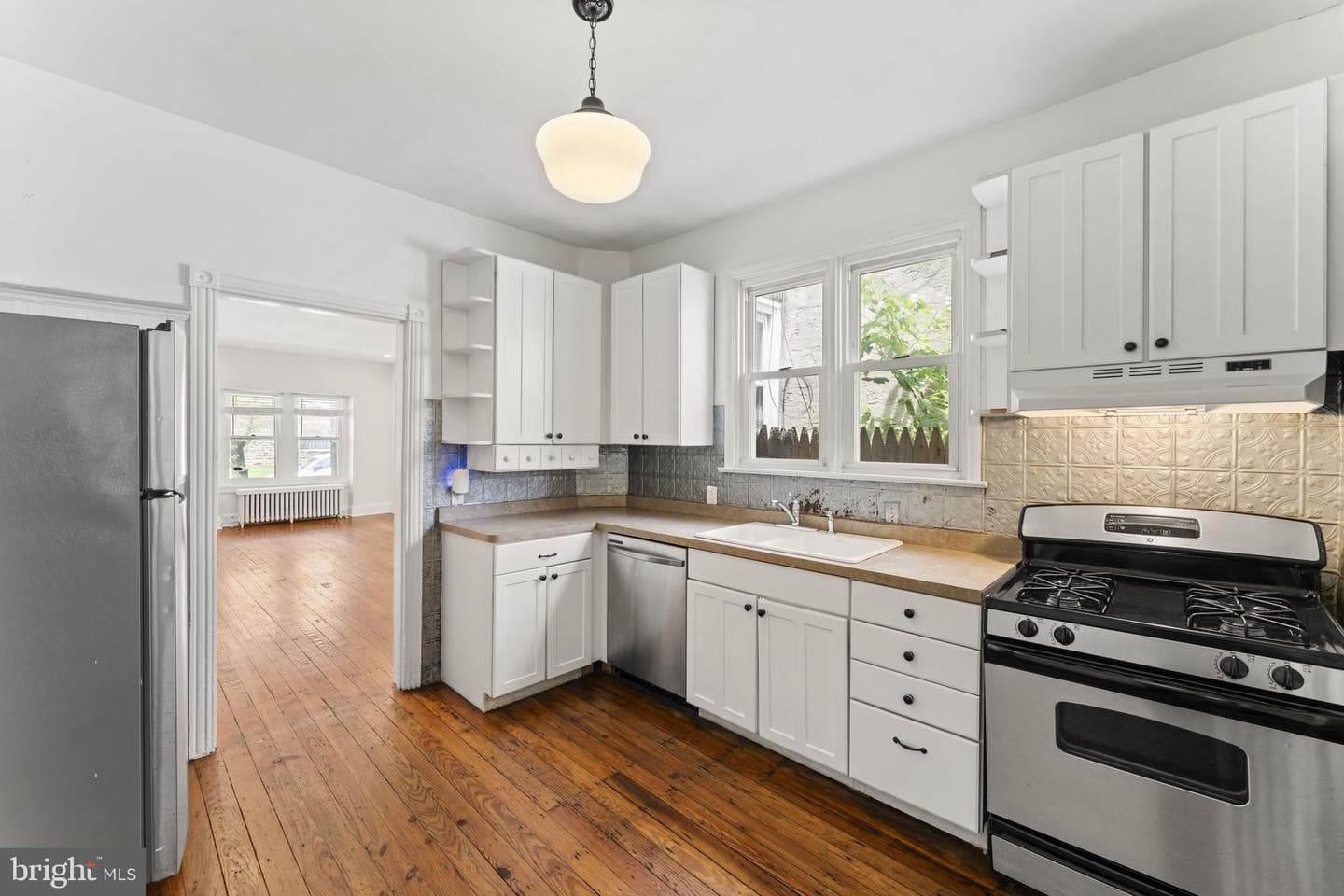 221 Righter Street photo 3