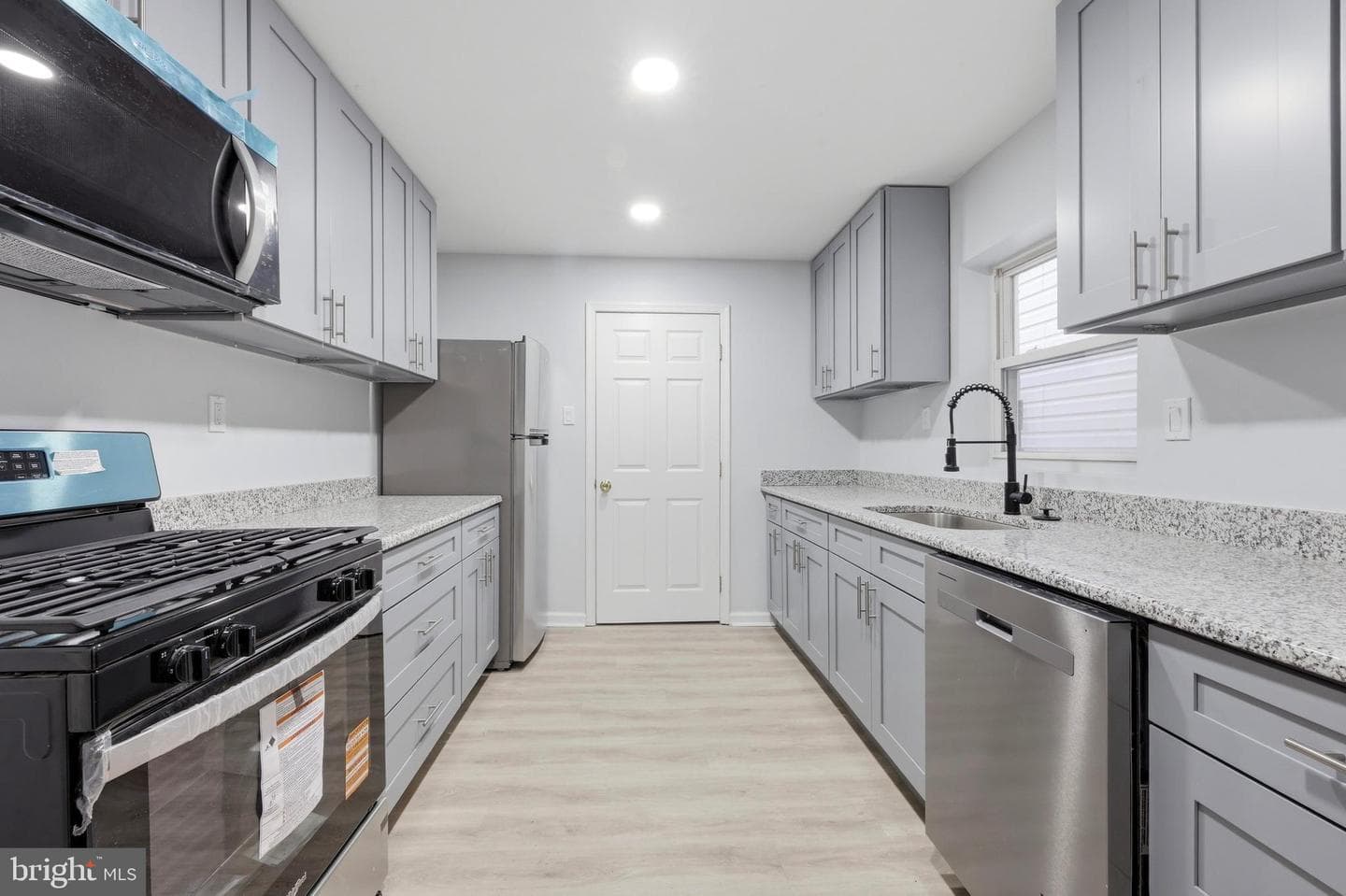 2420 Federal Street photo 6