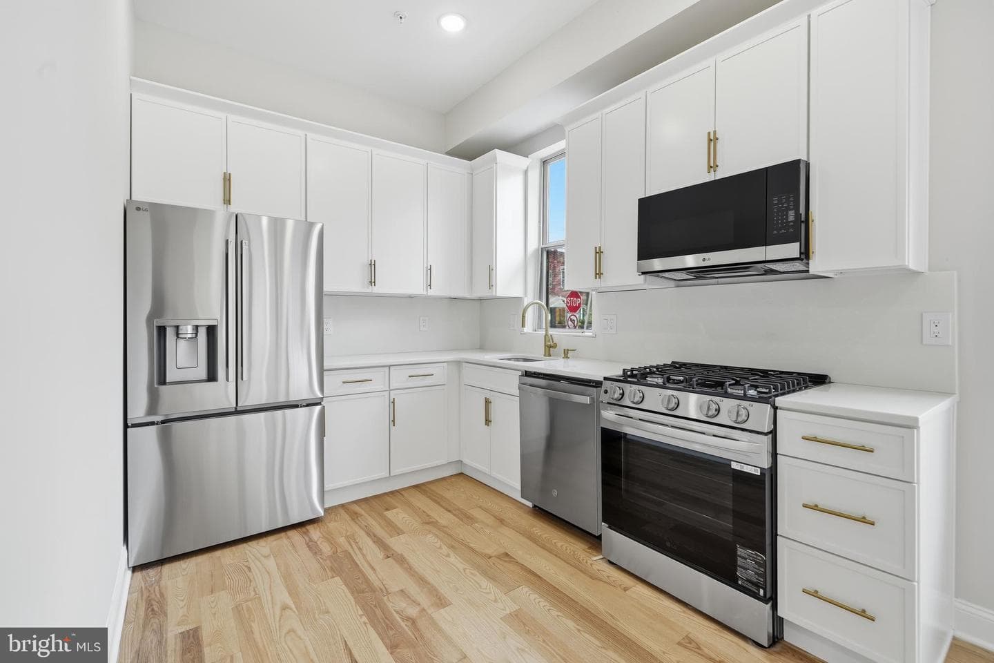 1831 S 22nd Street #b photo 3